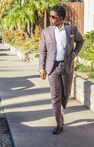 С чем носить коричневые льняные брюки мужчине