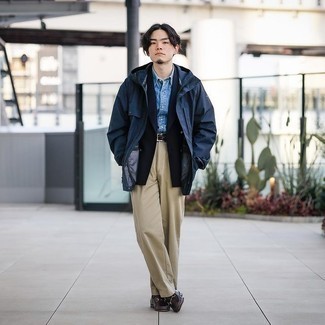 Какие двубортные пиджаки носить с коричневыми лоферами мужчине