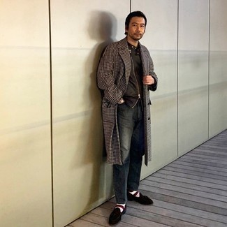 Какие джинсы носить с коричневыми лоферами мужчине