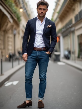 Какие джинсы носить с коричневыми лоферами мужчине