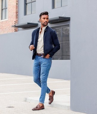 Какие джинсы носить с коричневыми лоферами мужчине