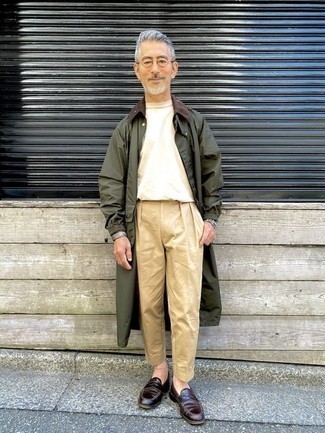 Какие дождевики носить с коричневыми лоферами мужчине