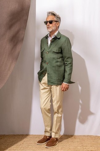 Какие куртки-рубашки носить с коричневыми лоферами мужчине