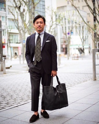 Какие костюмы носить с коричневыми лоферами