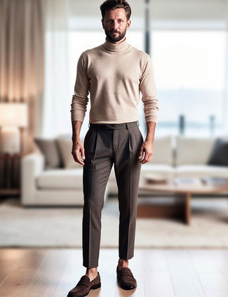 Какие водолазки носить с коричневыми лоферами мужчине