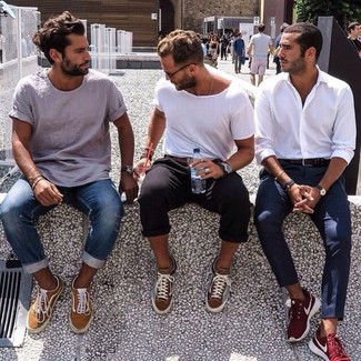 С чем носить коричневые низкие кеды мужчине