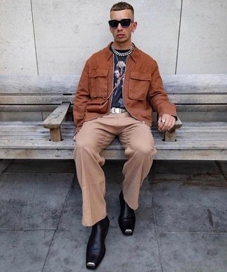 С чем носить коричневую сумку почтальона