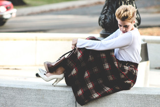 Какие туфли носить с коричневой юбкой-миди