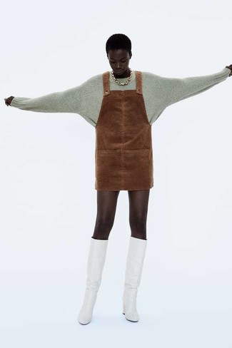 С чем носить коричневый сарафан