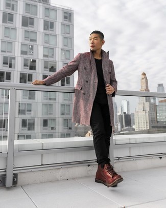 Как носить коричневое длинное пальто с черными джинсами