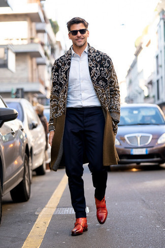 С чем носить коричневое длинное пальто