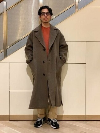 С чем носить коричневое длинное пальто