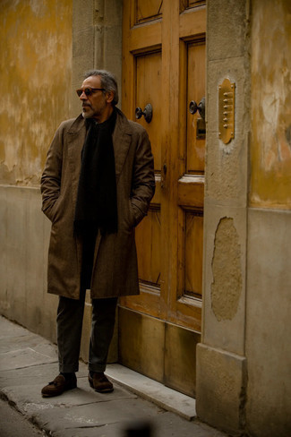 С чем носить коричневое длинное пальто