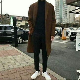 С чем носить коричневое длинное пальто