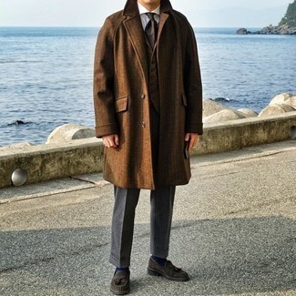 Какие лоферы носить с коричневым длинным пальто
