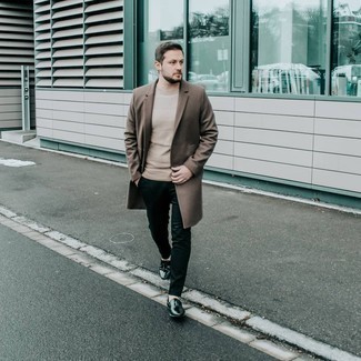 Какие лоферы носить с коричневым длинным пальто