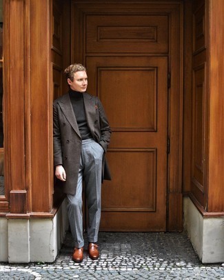 Какие монки носить с коричневым длинным пальто