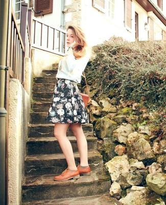 С чем носить коричневые оксфорды женщине