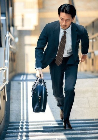 С чем носить коричневый галстук в горошек мужчине