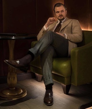 С чем носить коричневый галстук в горошек мужчине