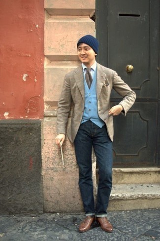 С чем носить коричневый нагрудный платок с принтом