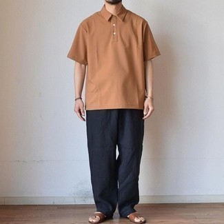 Какие футболки-поло носить с коричневыми сандалиями мужчине