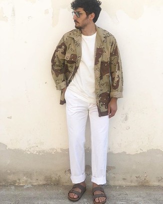 Какие куртки-рубашки носить с коричневыми сандалиями мужчине
