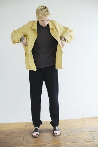 Какие куртки-рубашки носить с коричневыми сандалиями мужчине