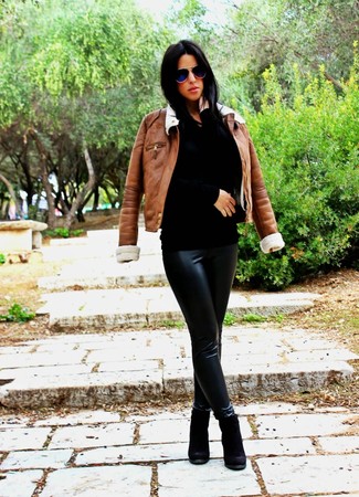 Какие ботильоны носить с коричневой короткой дубленкой