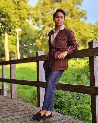 Какие лоферы носить с коричневой курткой-рубашкой мужчине