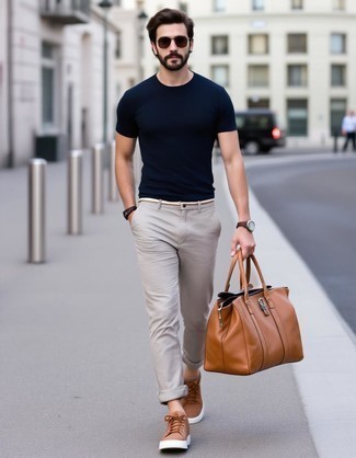 С чем носить коричневые кеды мужчине