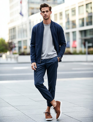 С чем носить коричневые кеды мужчине