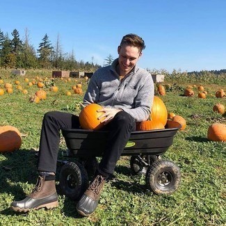 Какие свитера на молнии носить с коричневым зимними ботинками мужчине