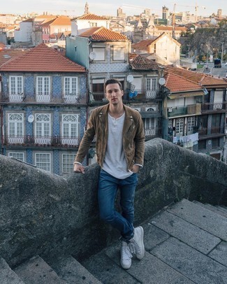 С чем носить коричневую замшевую косуху мужчине