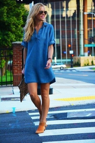 С чем носить коричневый замшевый клатч