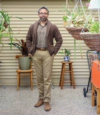 С чем носить коричневые замшевые туфли дерби