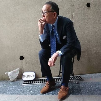 С чем носить коричневые замшевые туфли дерби