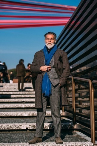 С чем носить коричневые замшевые туфли дерби