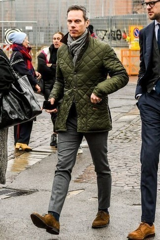 С чем носить коричневые замшевые туфли дерби