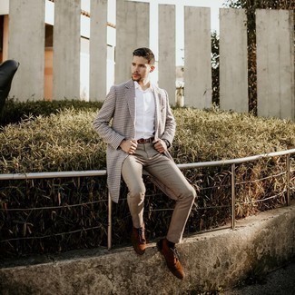 С чем носить коричневые замшевые туфли дерби