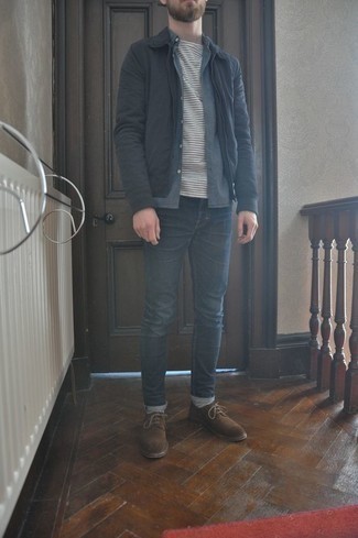 С чем носить коричневые замшевые ботинки дезерты