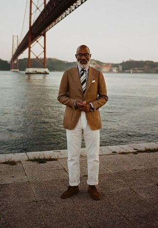 С чем носить коричневые замшевые ботинки дезерты