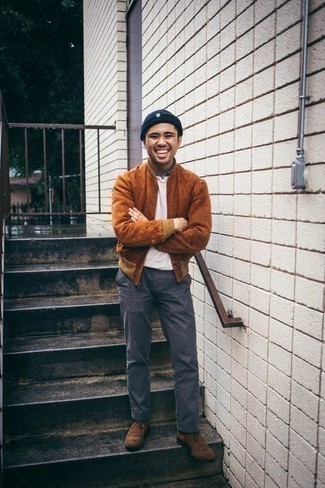 С чем носить коричневые замшевые ботинки дезерты