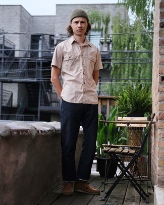 С чем носить коричневые замшевые ботинки дезерты