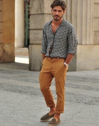 С чем носить коричневые замшевые эспадрильи мужчине