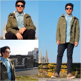 С чем носить коричневые замшевые низкие кеды мужчине