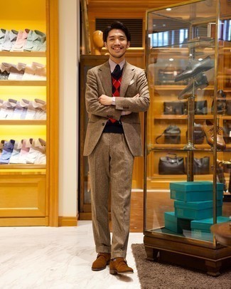 С чем носить коричневые замшевые монки