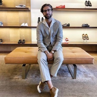 С чем носить коричневые замшевые слипоны мужчине