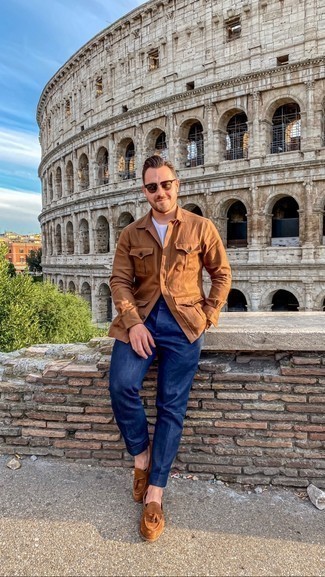 С чем носить коричневые замшевые лоферы с кисточками