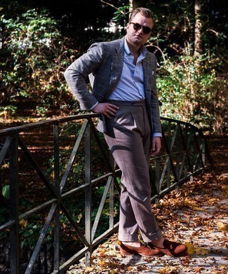 С чем носить коричневые замшевые лоферы с кисточками